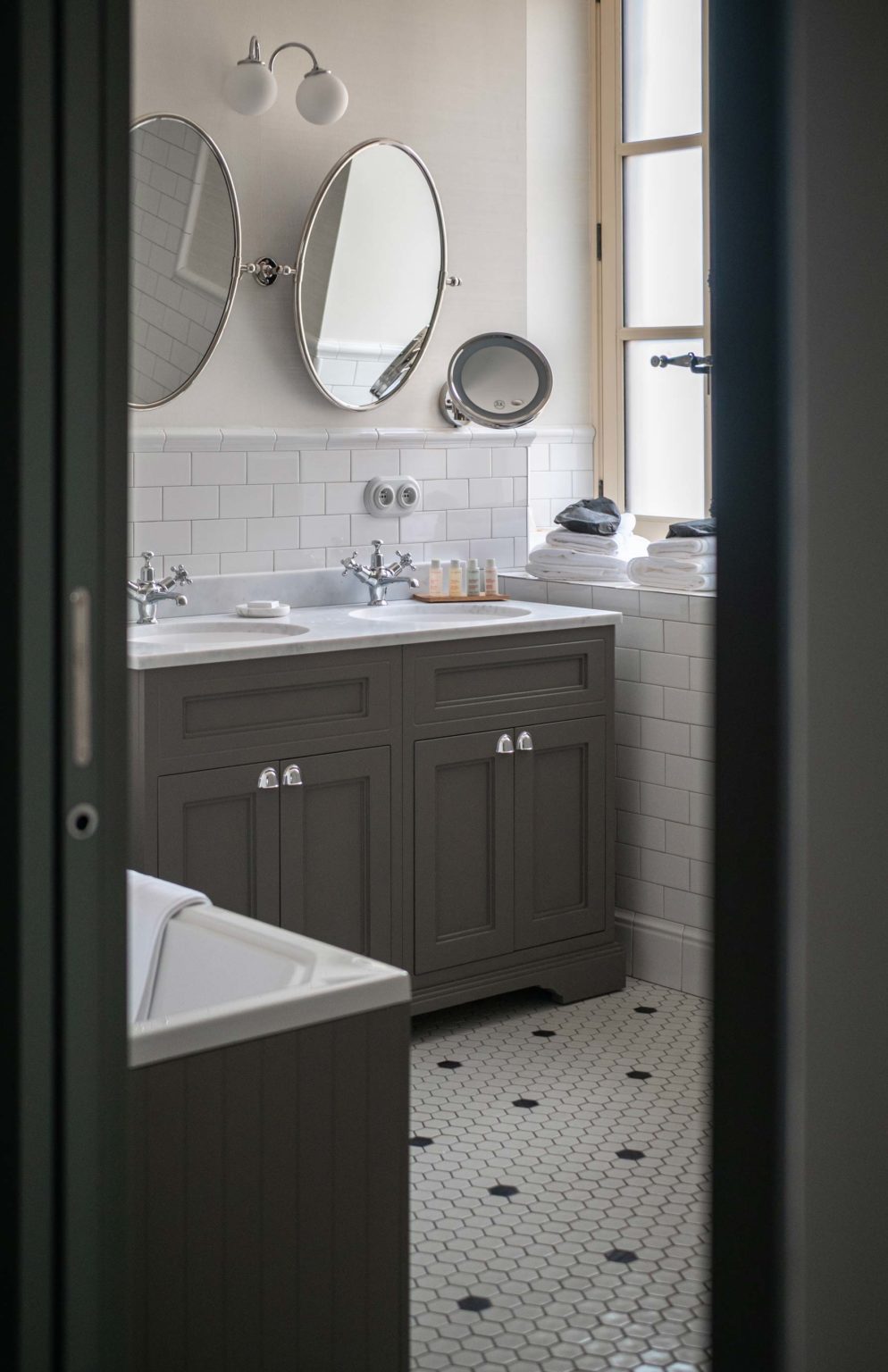 salle-de-bain-spacieuse